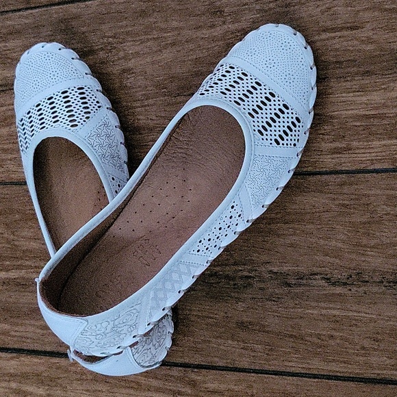 Spring Step flats - Picture 2 of 3